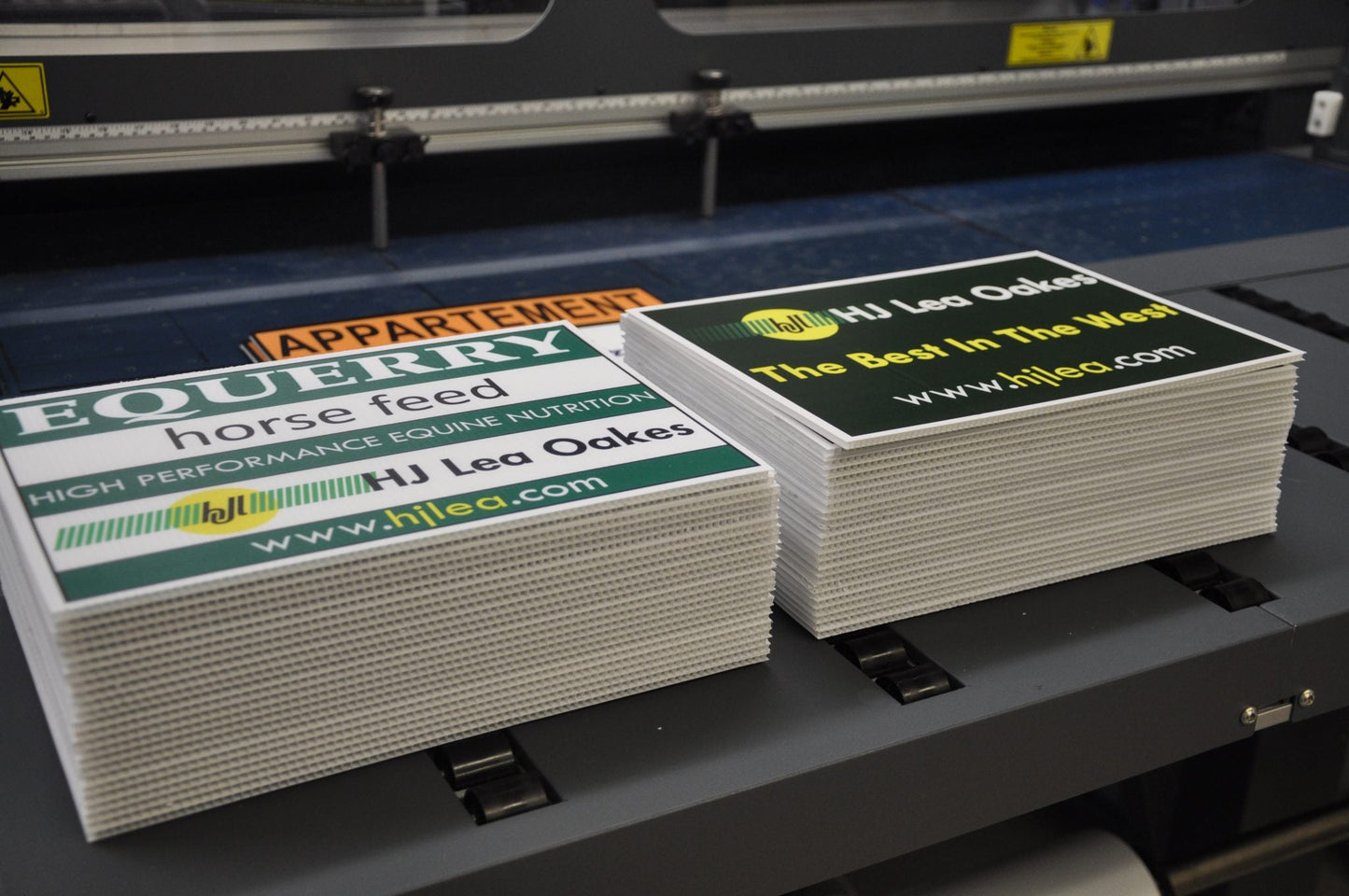 5 Sheets 4mm 10ft x 5ft 1524m x 3050mm White Correx Fluted Display Board LF